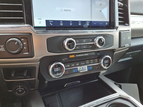 Used 2022 Ford F250 Platinum AWD/4WD image 24