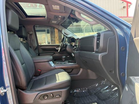 Used 2024 GMC Sierra 1500 SLT w/ SLT Convenience Package AWD/4WD image 28