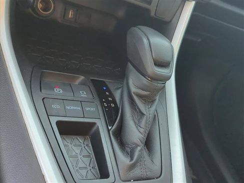 Certified 2021 Toyota RAV4 LE FWD image 21