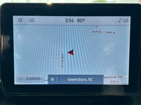 Used 2022 Ford Explorer XLT w/ Equipment Group 202A AWD/4WD image 21