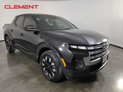 Used 2025 Hyundai Santa Cruz SE FWD image 3