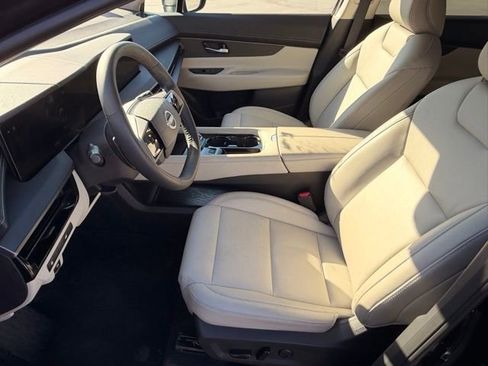 Used 2025 Nissan Murano SV AWD/4WD image 11