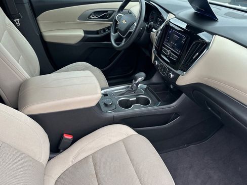 Used 2022 Chevrolet Traverse LS FWD image 15