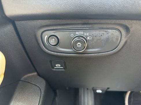 Used 2020 GMC Terrain SLE w/ Driver Convenience Package AWD/4WD image 27