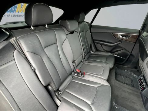 Used 2019 Audi Q8 Premium Plus w/ Premium Plus AWD/4WD image 30