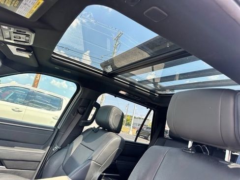 Used 2023 Toyota Sequoia Platinum AWD/4WD image 28