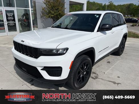 Used 2024 Jeep Grand Cherokee Altitude AWD/4WD image 1