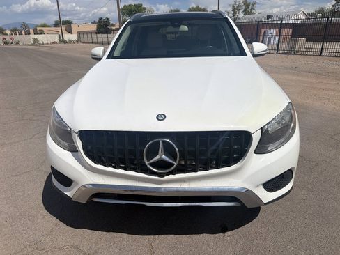 Used 2017 Mercedes-Benz GLC 300 4MATIC image 3