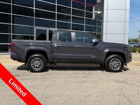 Used 2025 Toyota Tacoma Limited AWD/4WD image 2