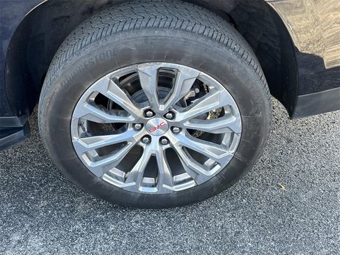 Used 2024 GMC Yukon XL Denali image 11