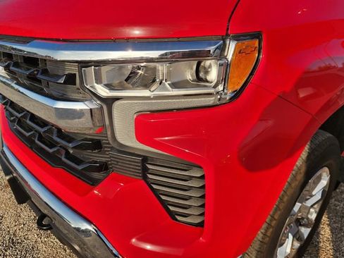 Used 2023 Chevrolet Silverado 1500 LT AWD/4WD image 6