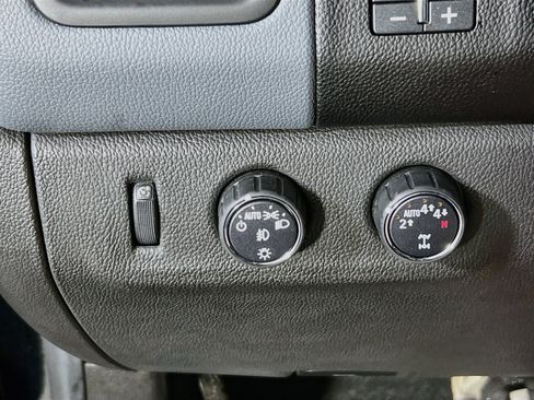 Used 2021 Chevrolet Colorado Z71 AWD/4WD image 10