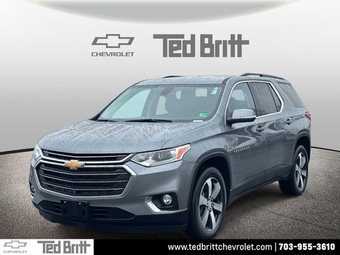 Used 2021 Chevrolet Traverse LT w/ LT Premium Package image 1