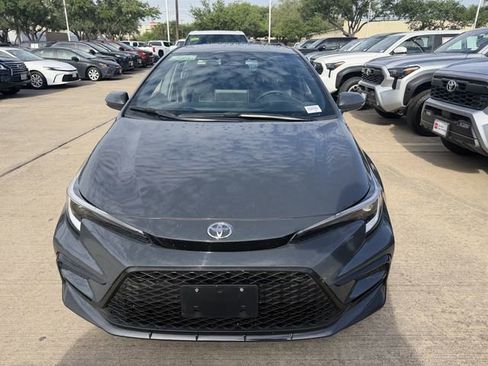 Used 2025 Toyota Corolla XSE image 2