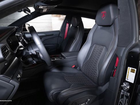 Used 2024 Lamborghini Urus S image 34