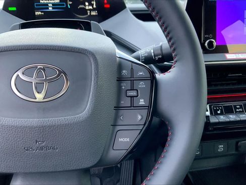 Used 2026 Toyota Prius Plug-In Hybrid FWD image 42