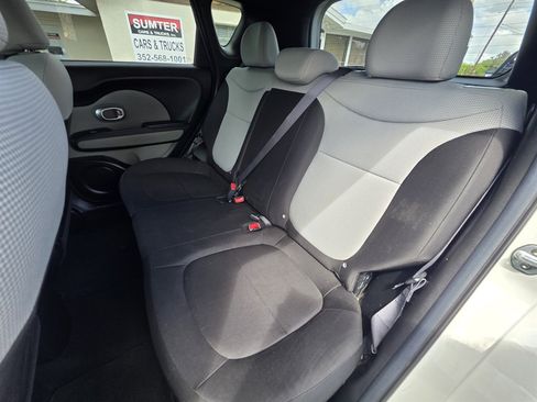 Used 2017 Kia Soul FWD image 32