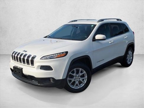 Used 2017 Jeep Cherokee Latitude w/ True North Edition AWD/4WD image 1
