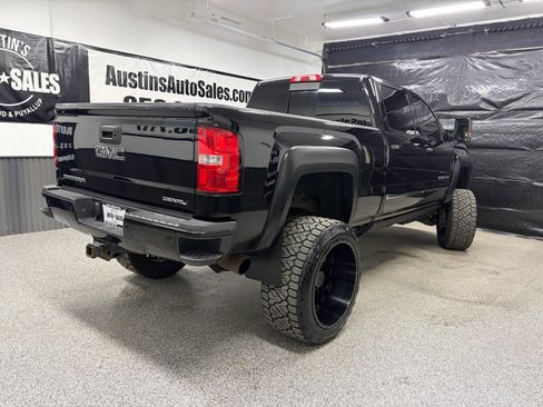 Used 2015 GMC Sierra 2500 Denali w/ Duramax Plus Package image 3