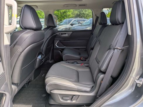 Used 2027 INFINITI QX80 Luxe w/ Cargo Package AWD/4WD image 16