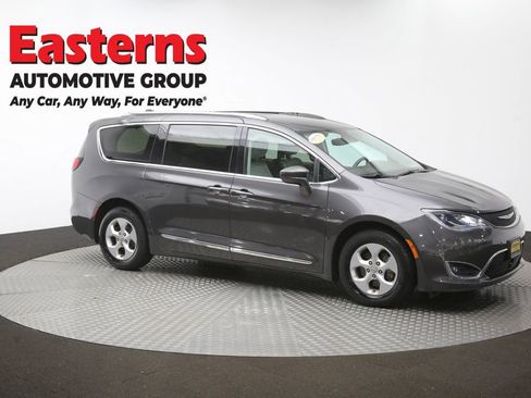 Used 2017 Chrysler Pacifica Touring-L Plus w/ Advanced Safetytec Group FWD image 50