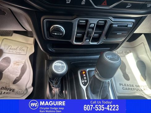 Used 2020 Jeep Wrangler Unlimited Sahara w/ Uconnect 4C Nav & Sound Group AWD/4WD image 28