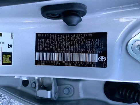 Used 2024 Toyota Corolla LE FWD image 31