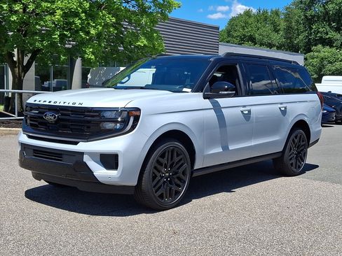 New 2026 Ford Expedition Max Platinum w/ Stealth Performance Package AWD/4WD image 3
