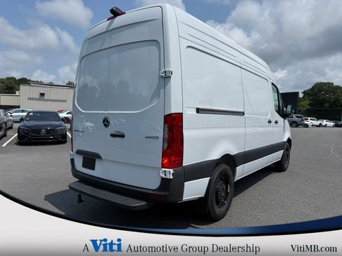 Used 2026 Mercedes-Benz Sprinter 2500 image 8