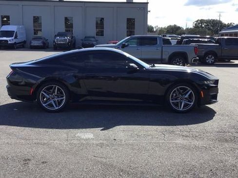 Certified 2024 Ford Mustang Coupe image 4