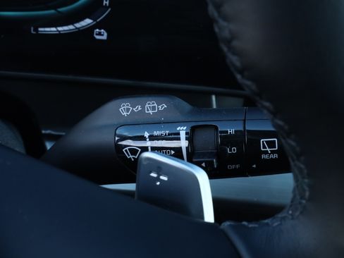 Used 2025 Kia Sportage EX image 37