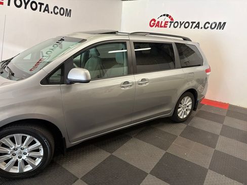 Used 2012 Toyota Sienna XLE AWD/4WD image 8
