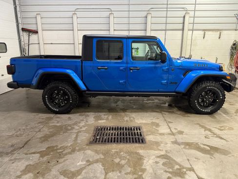 New 2026 Jeep Gladiator Sport image 3