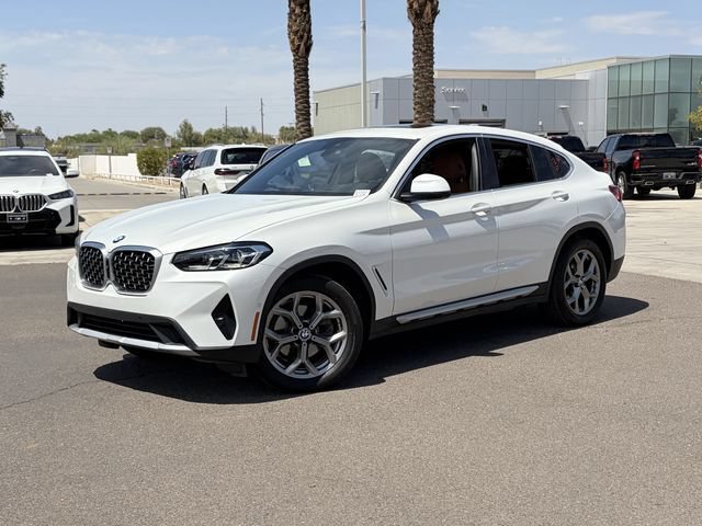 Used 2025 BMW X4 xDrive30i w/ Premium Package AWD/4WD image 2