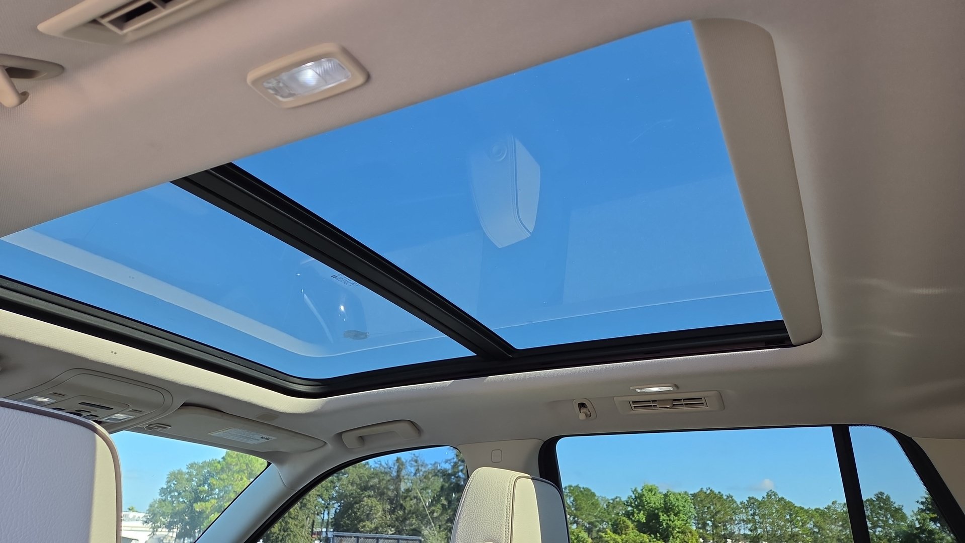 Used 2022 GMC Yukon Denali RWD image 31