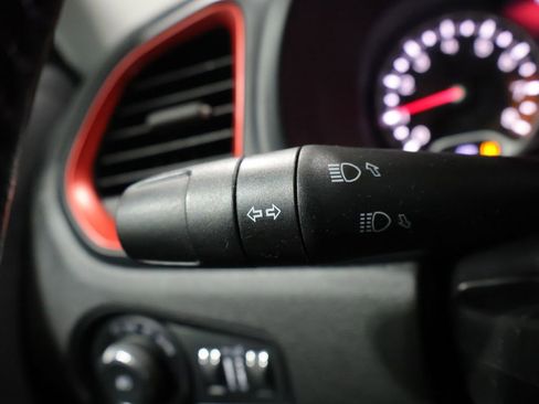 Used 2018 Jeep Renegade Trailhawk w/ Cold Weather Group II image 34