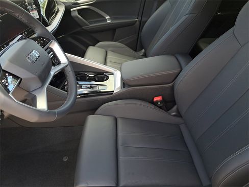 New 2025 Audi Q5 Premium Plus image 18