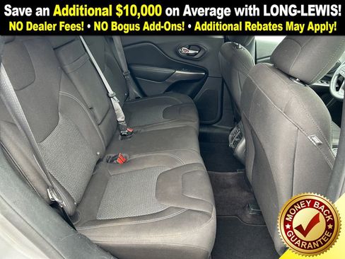 Used 2019 Jeep Cherokee Latitude w/ Popular Appearance Group image 23