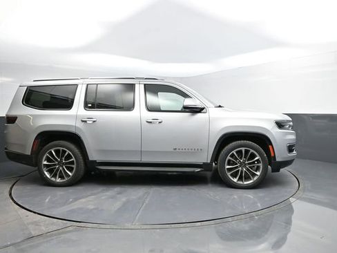 Used 2022 Jeep Wagoneer Series II w/ Premium Group I image 10