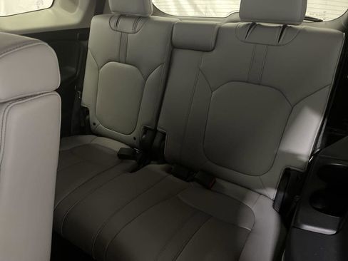 Used 2025 Honda Pilot Touring image 24