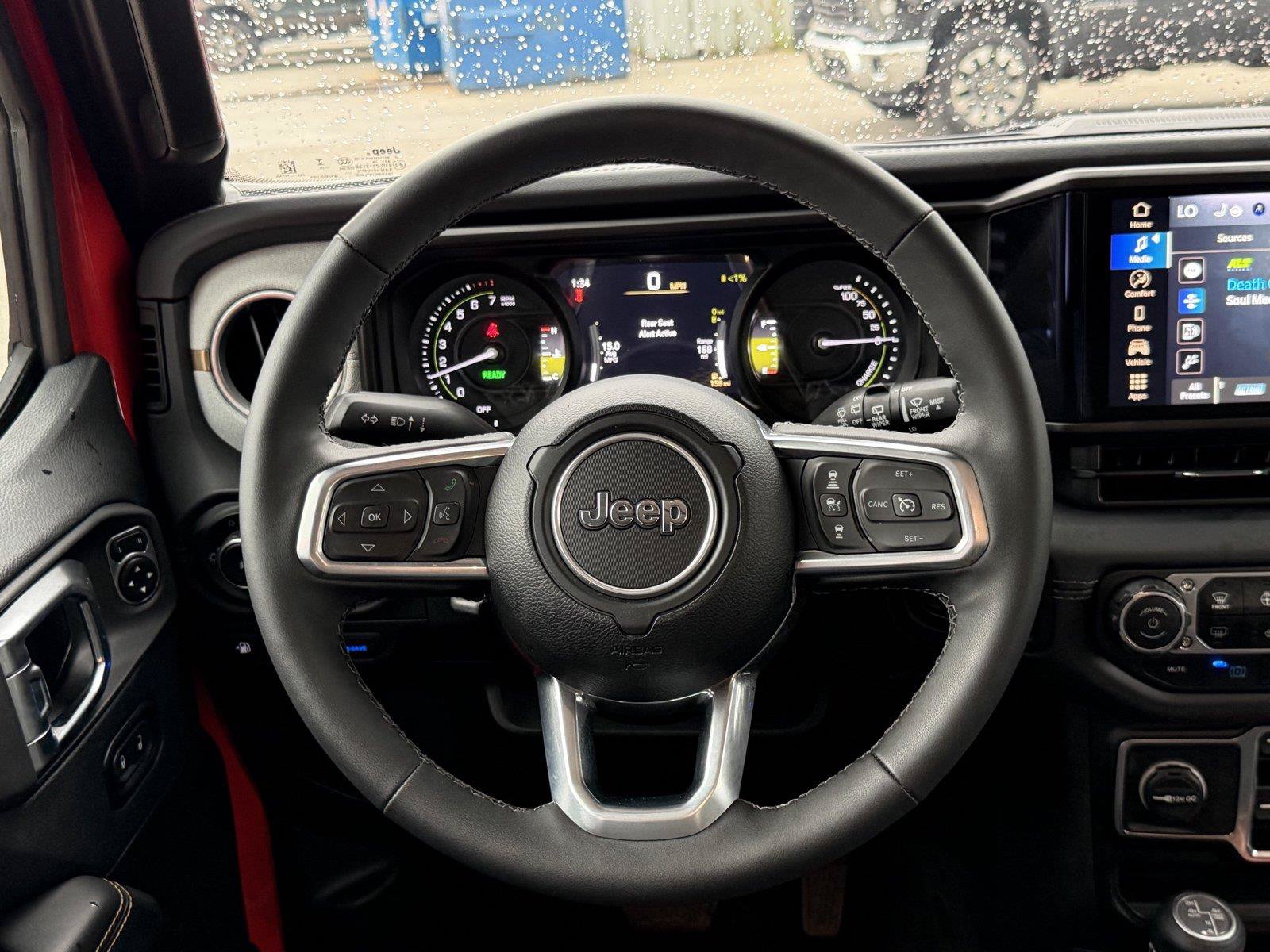 Used 2025 Jeep Wrangler Unlimited Sahara AWD/4WD image 20