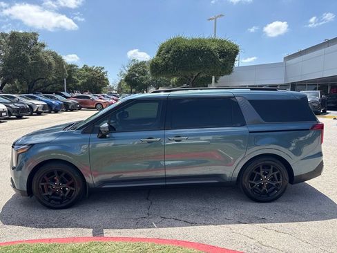 Used 2026 Kia Carnival SX w/ SX Dark Edition Package FWD image 2