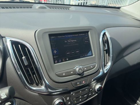 Used 2024 Chevrolet Equinox LT FWD image 13