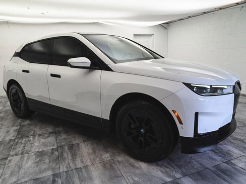 Used 2024 BMW iX xDrive50 w/ Convenience Package image 3
