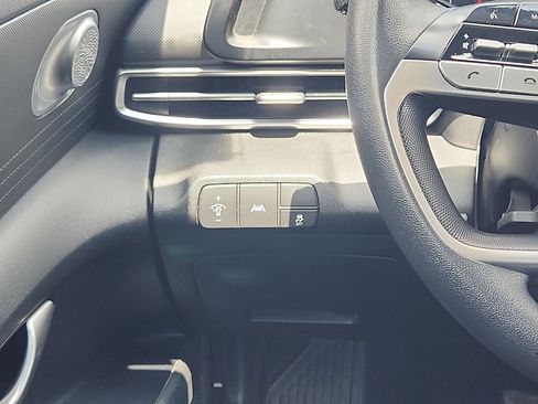 Certified 2023 Hyundai Elantra SEL FWD image 13