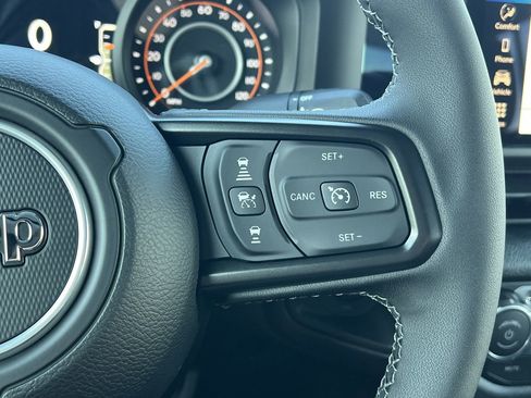 New 2025 Jeep Gladiator Sport image 11