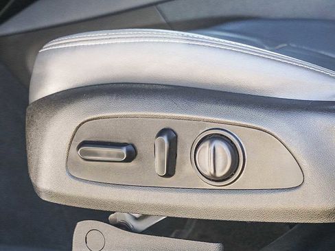 Used 2018 Buick Enclave Premium w/ Experience Buick Package image 31