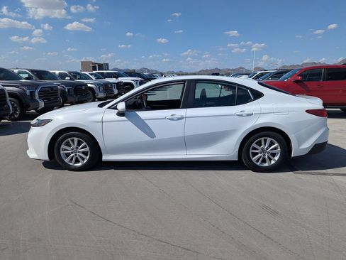 Used 2025 Toyota Camry LE FWD image 7