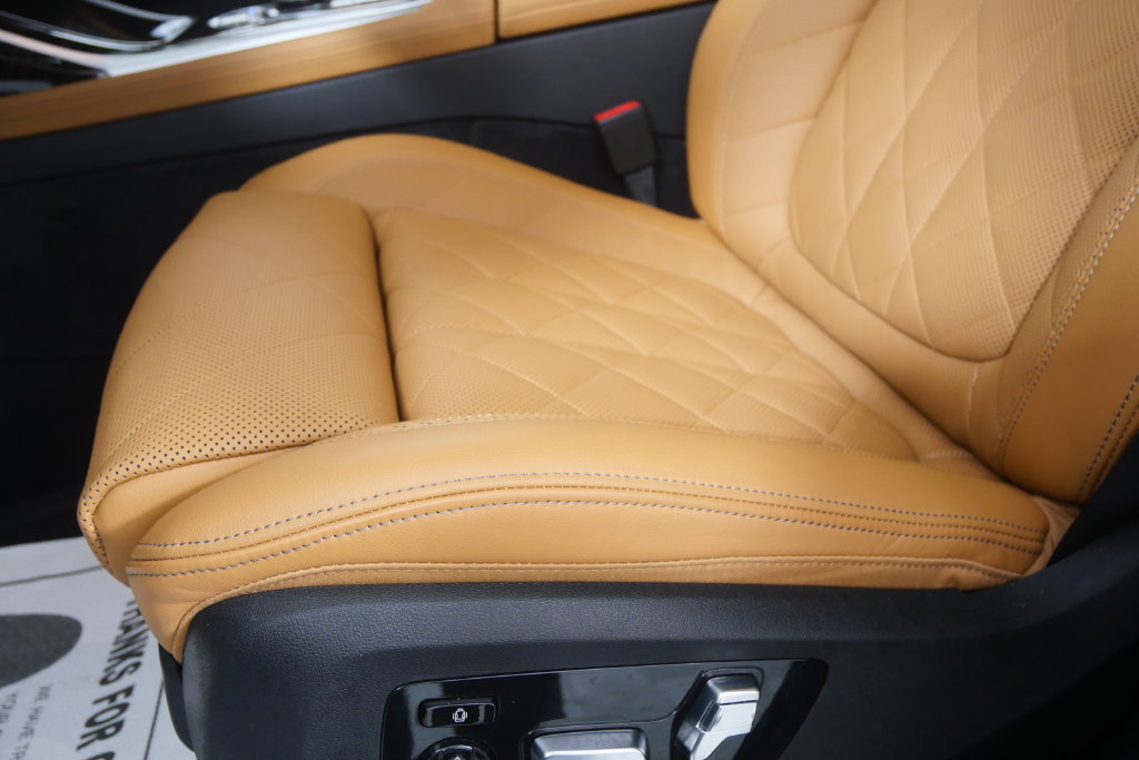 Certified 2024 BMW X7 xDrive40i AWD/4WD image 9