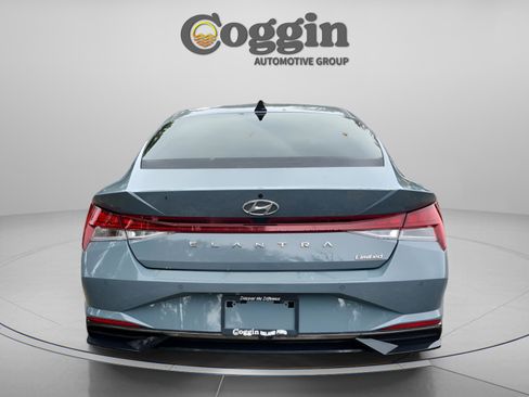 Used 2022 Hyundai Elantra Limited image 4